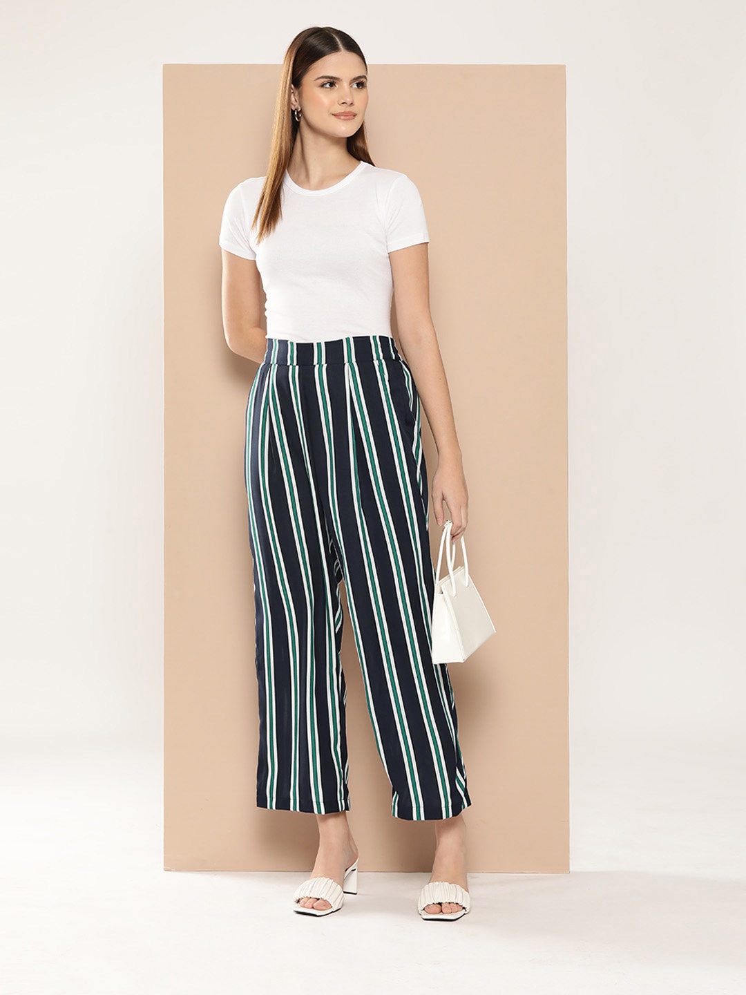 

INVICTUS Women Striped Original Trousers, Navy blue
