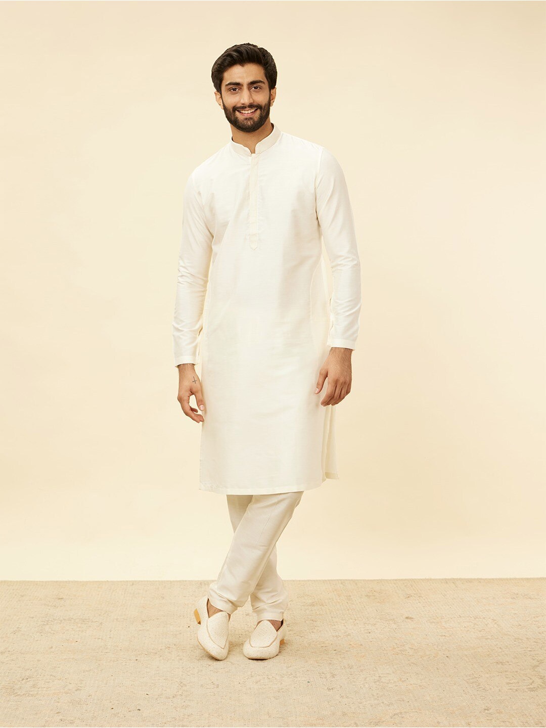 

Twamev Mandarin Collar Straight Kurta With Pyjama, Cream