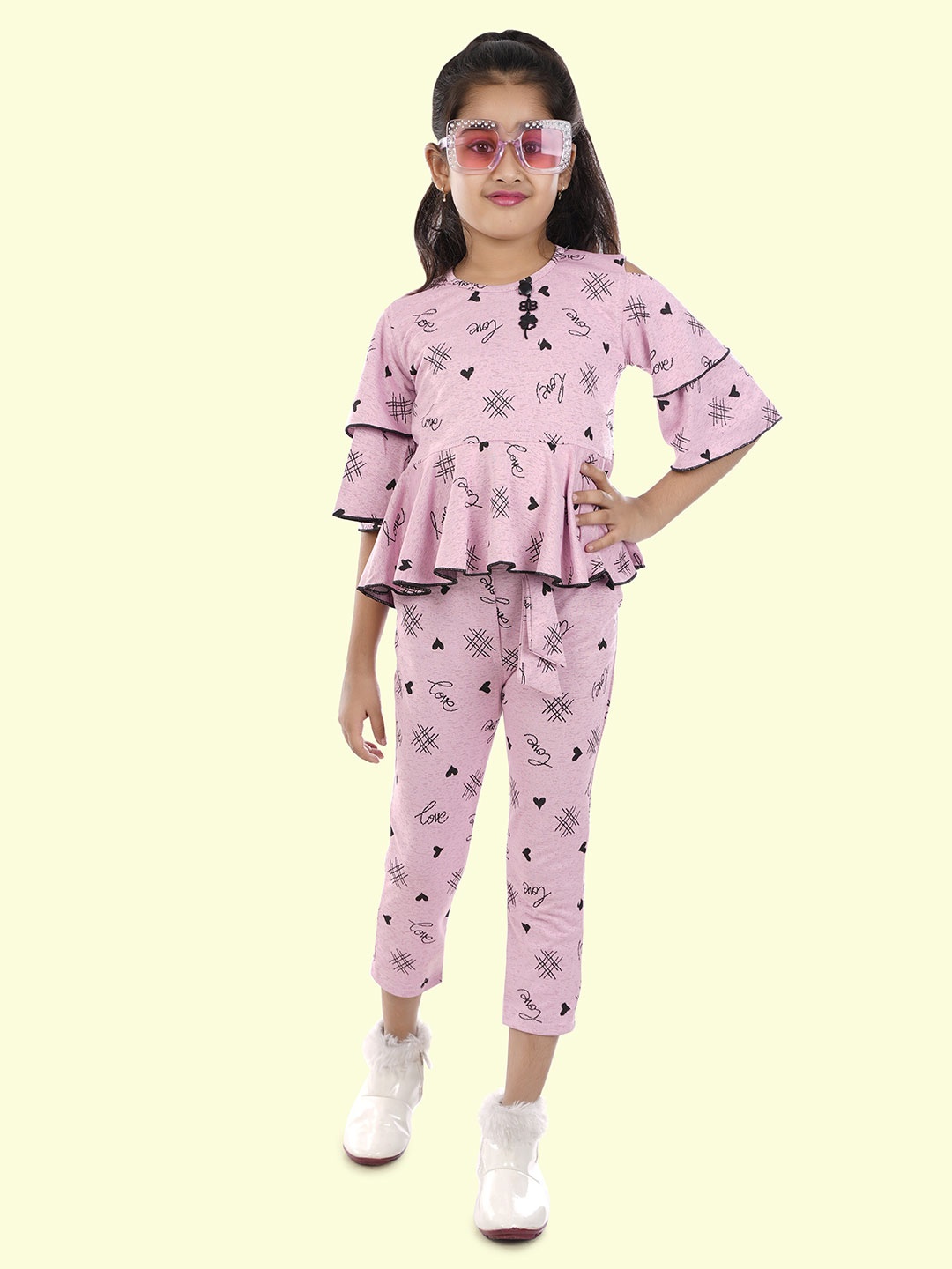 

BURBN Girls Conversational Printed Top With Capris, Pink