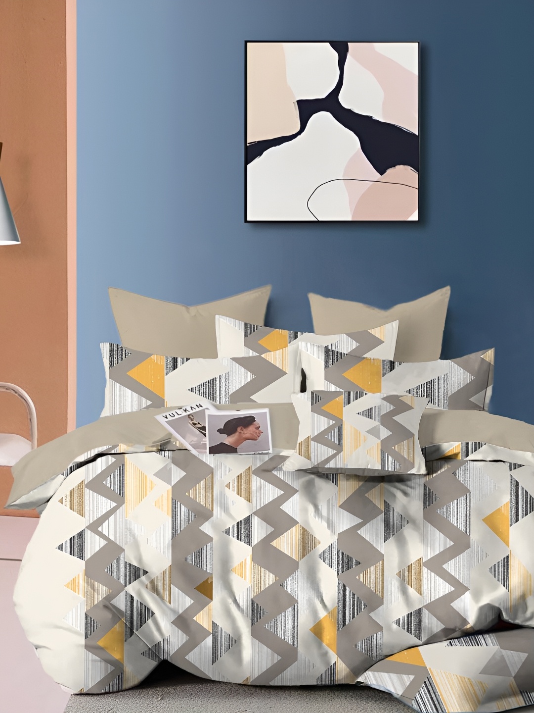 

GLORIES White & Grey 3 Pieces Geometric 210 TC King Bedsheet With 2 Pillow Covers