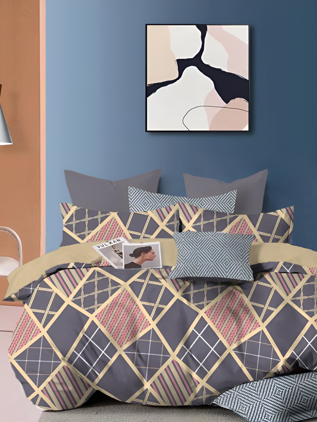 

GLORIES Pink & Grey 3 Pieces Abstract 210 TC King Bedsheet With 2 Pillow Covers
