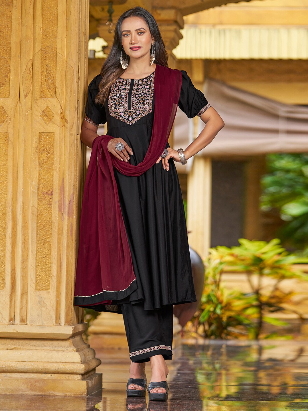 

KALINI Embroidered Short Sleeves Thread Work Kurti with Palazzos & With Dupatta, Black