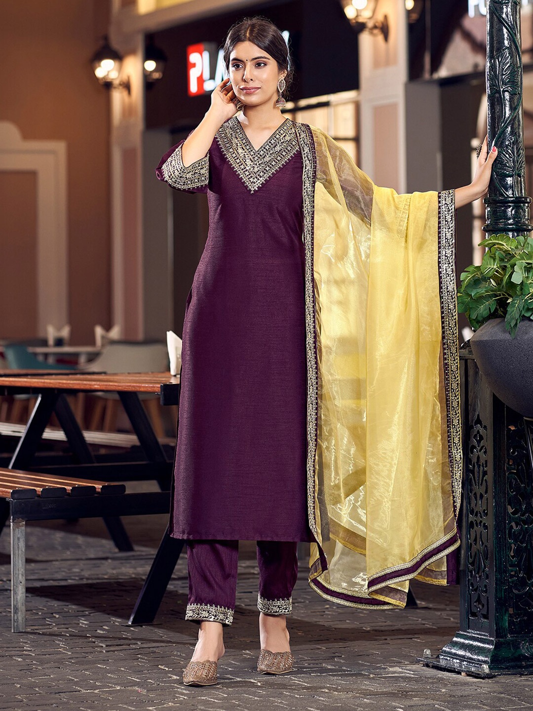 

SKYLEE Embroidered Thread Work V Neck Kurti with Trouser & Dupatta, Purple