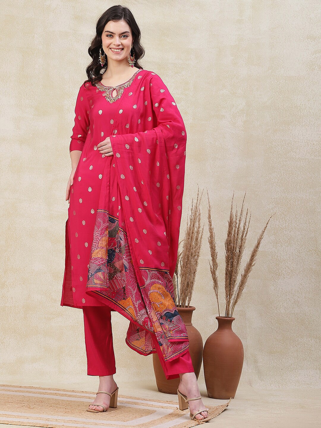 

FASHOR Ethnic Foil Printed Keyhole Neck Regular Straight Kurta With Trousers & Dupatta, Pink