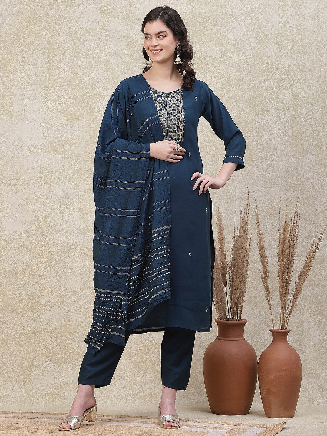 

FASHOR Ethnic Motifs Embroidered Regular Aari Work Kurta with Trousers & With Dupatta, Teal