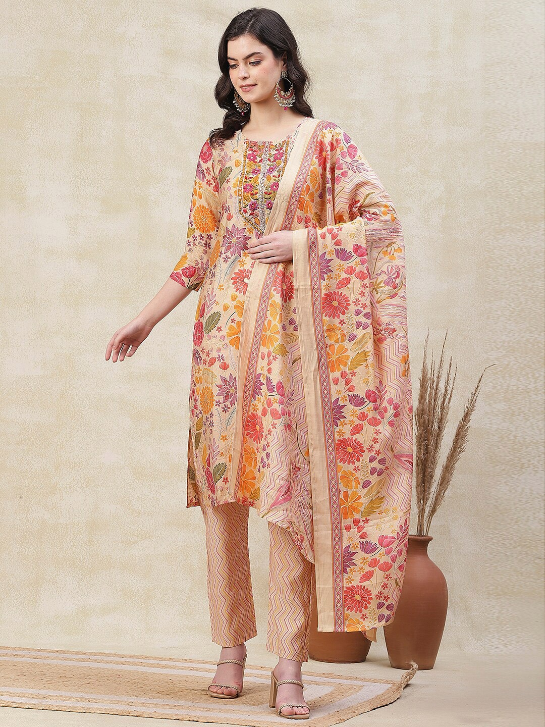 

FASHOR Floral Printed Regular Gotta Patti Straight Kurta With Trousers & Dupatta, Beige