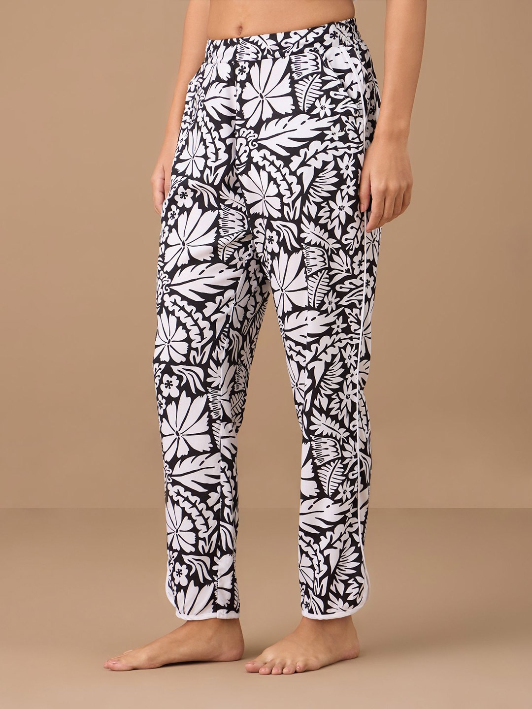 

Nykd Women Printed Relaxed Fit Lounge Pants, Black
