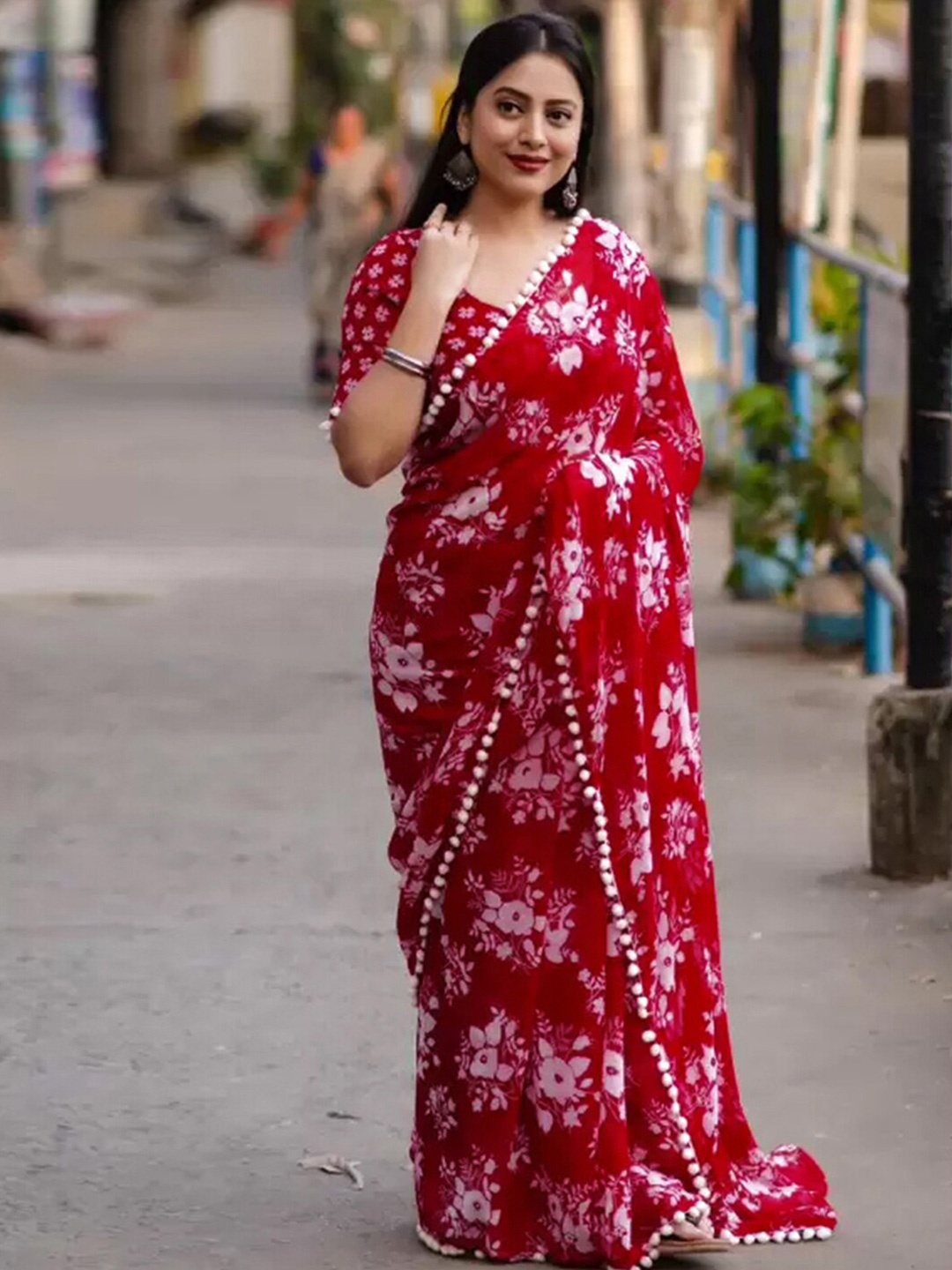 

KALINI Floral Printed Fusion Saree, Red