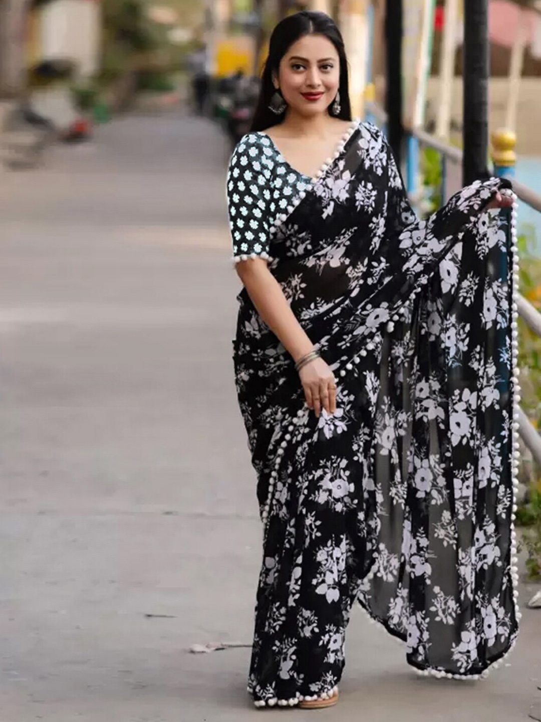 

KALINI Floral Printed Fusion Saree, Black