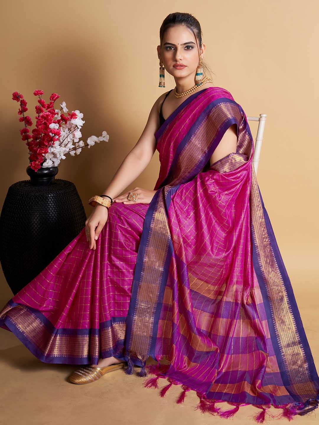 

SIRIL Checked Silk Cotton Fusion Saree, Pink