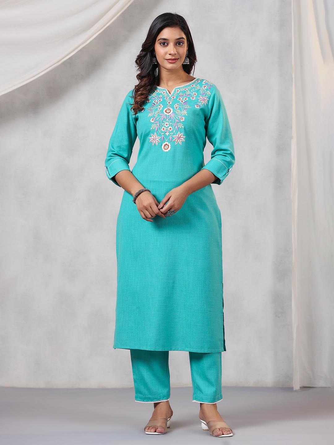 

Amirah s Floral Embroidered Straight Kurta with Palazzos, Green