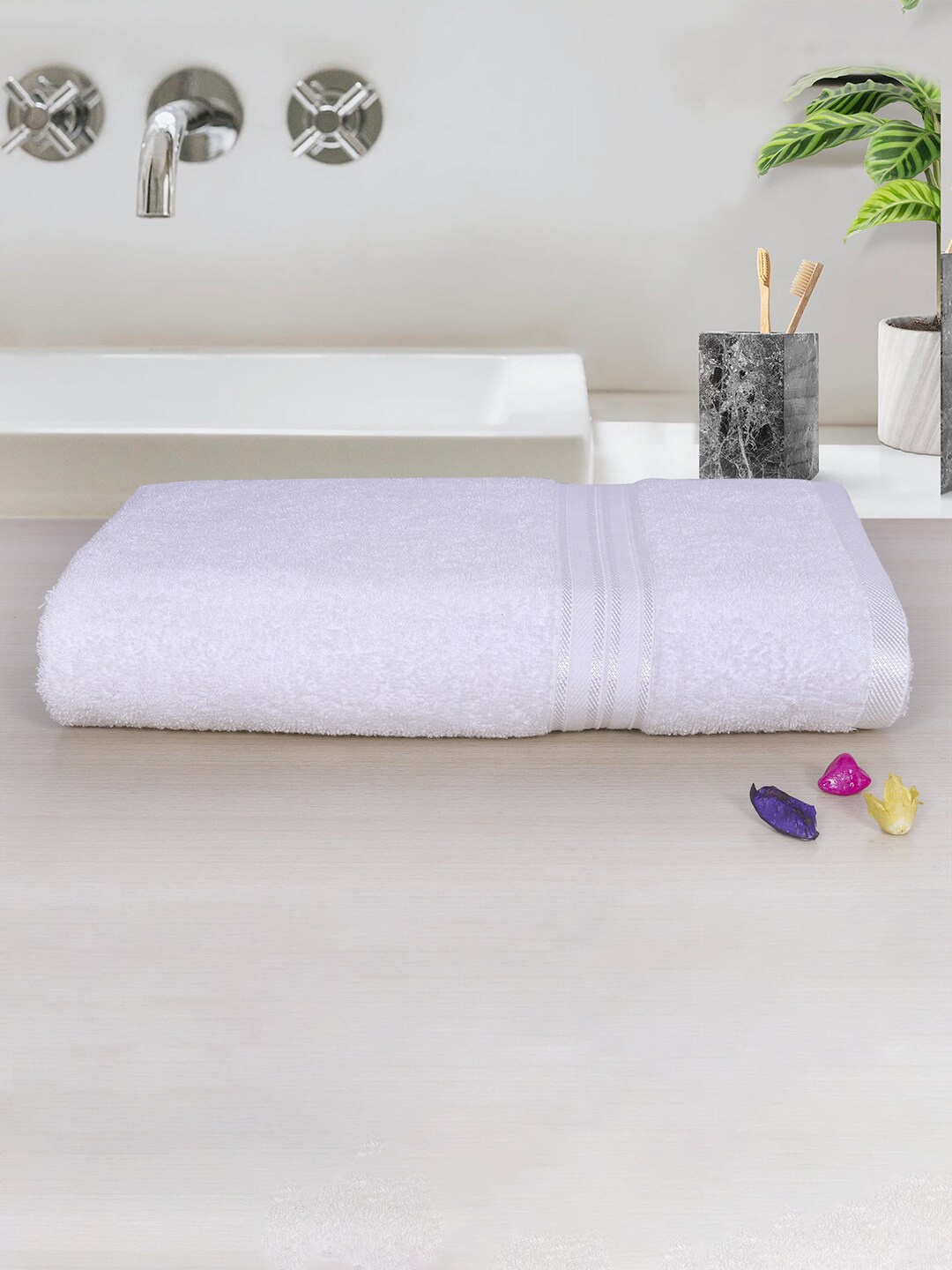 

Aura Unisex White Cotton 400 GSM Bath Towels