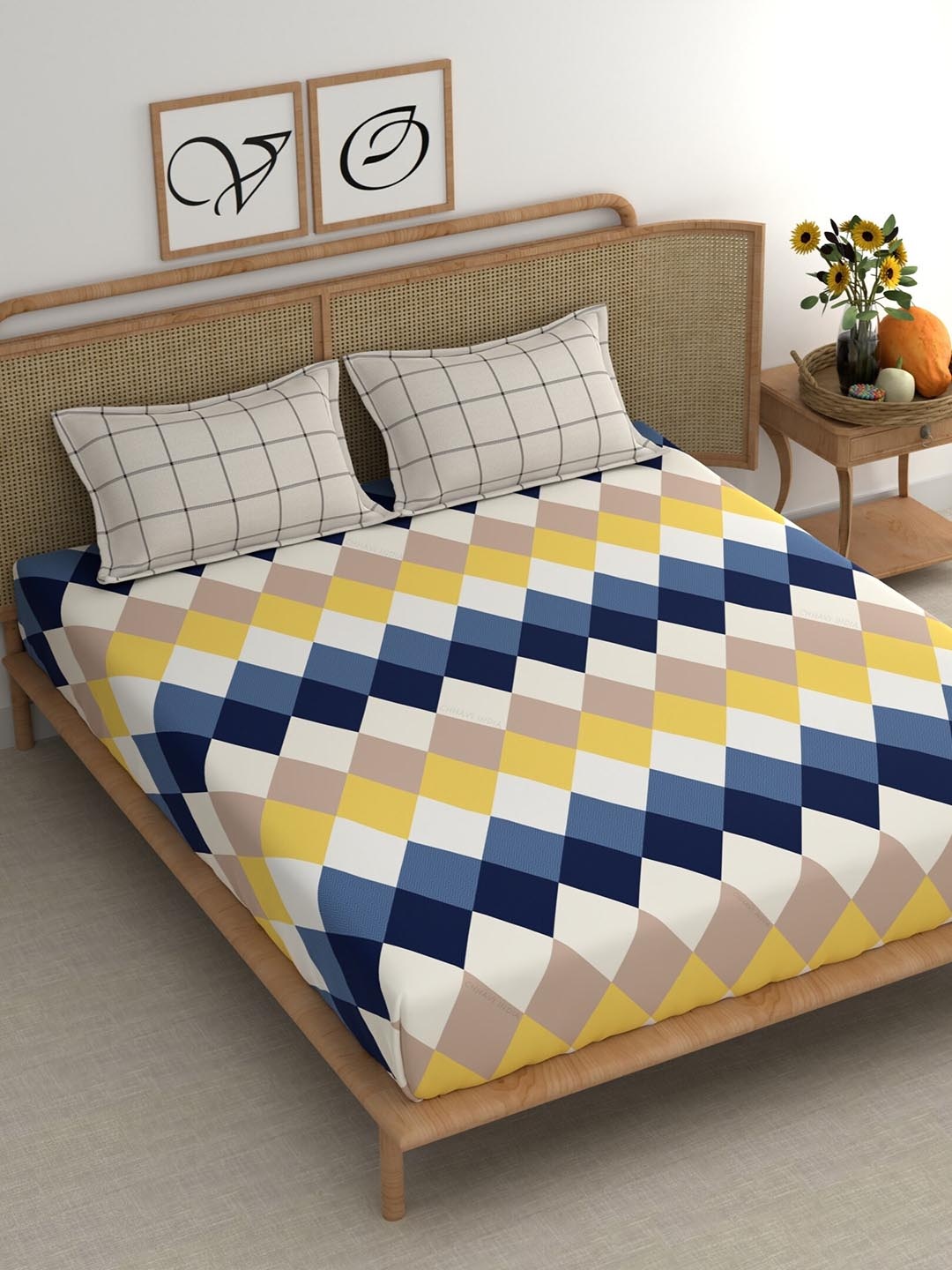 

CHHAVI INDIA White & Blue Geometric Microfiber 210 TC King Bedsheet With 2 Pillow Covers