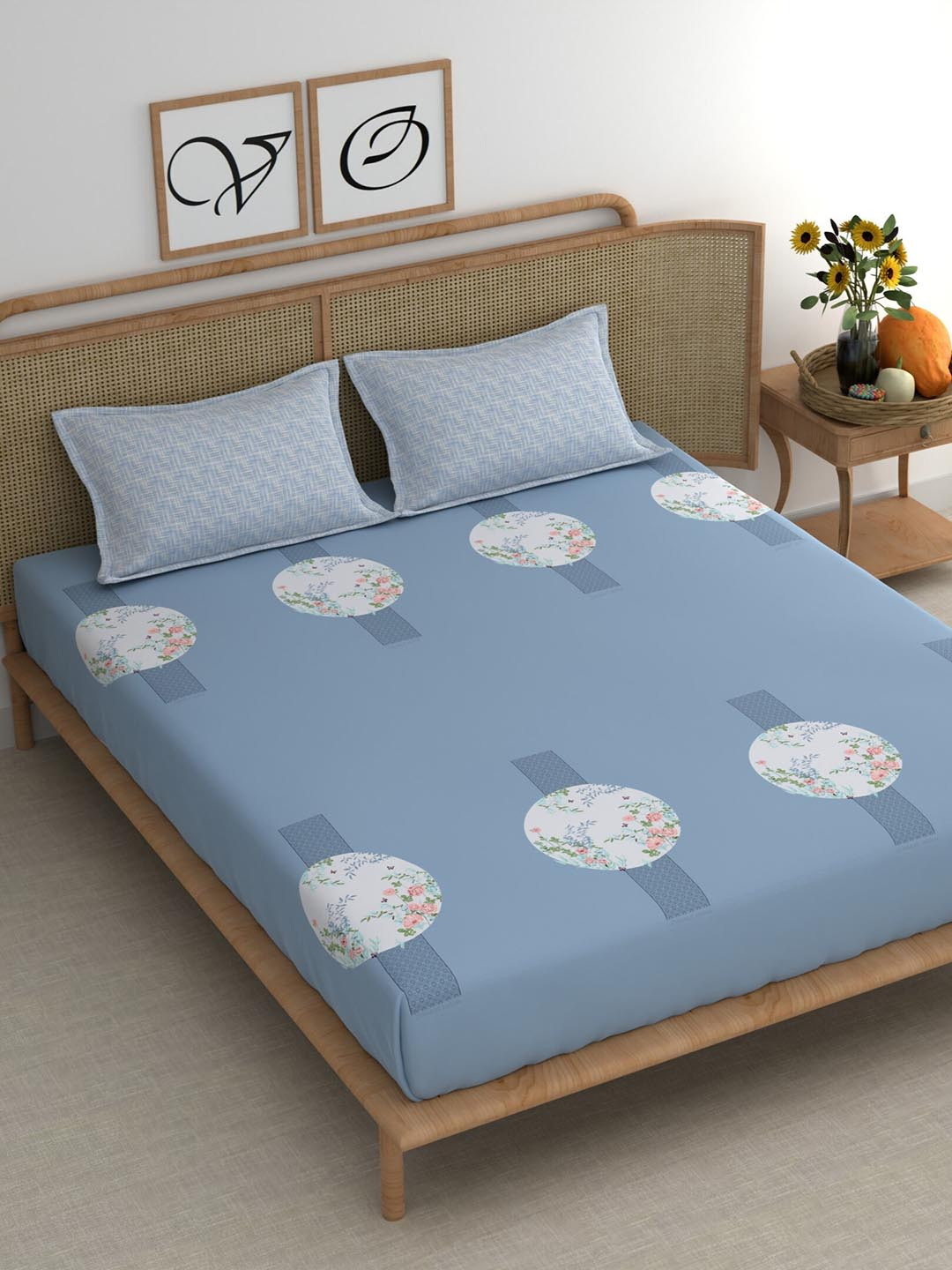 

CHHAVI INDIA Blue & White Floral Microfiber 210 TC King Bedsheet With 2 Pillow Covers