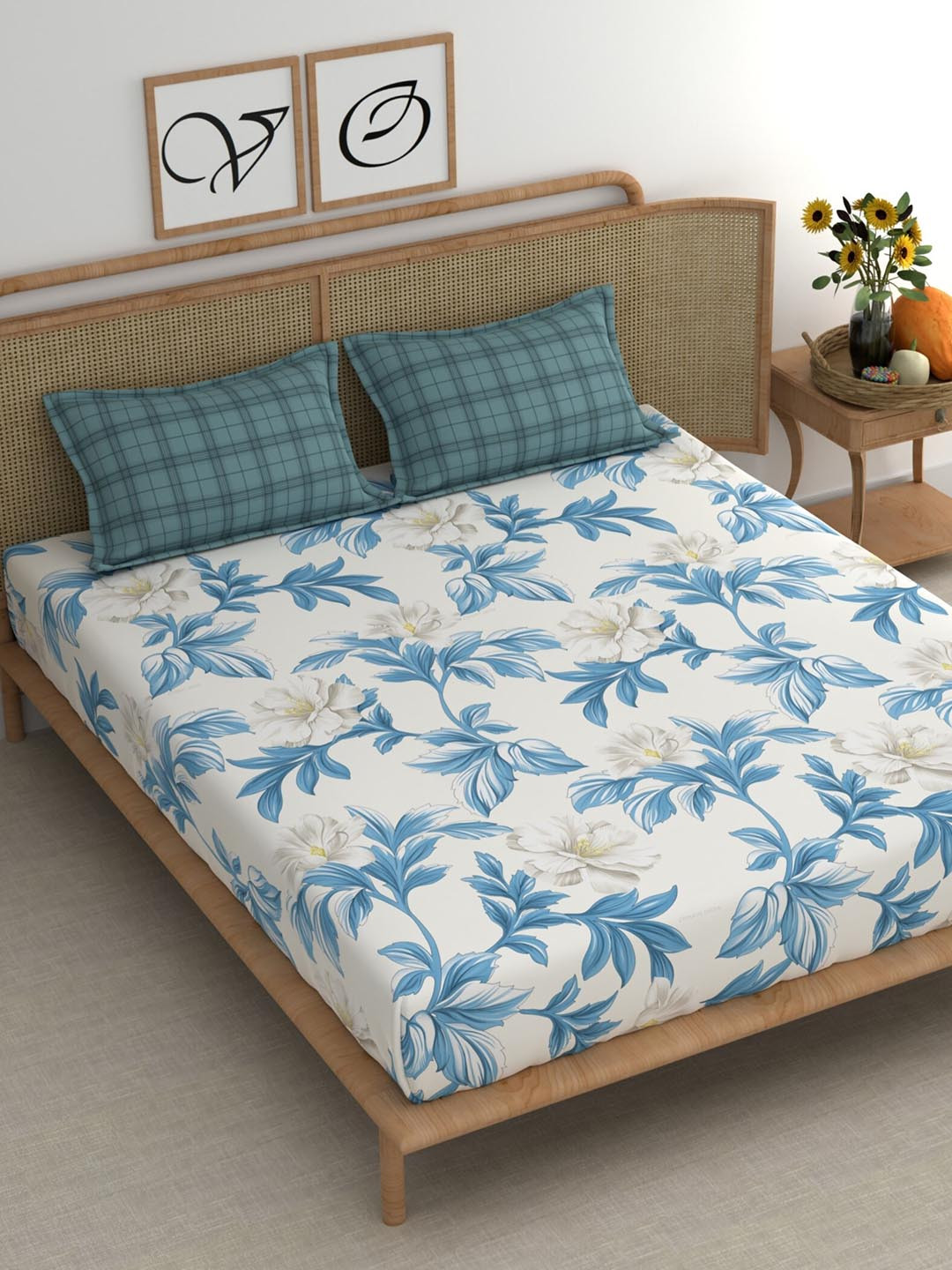 

CHHAVI INDIA Blue & White Floral Microfiber 210 TC King Bedsheet With 2 Pillow Covers