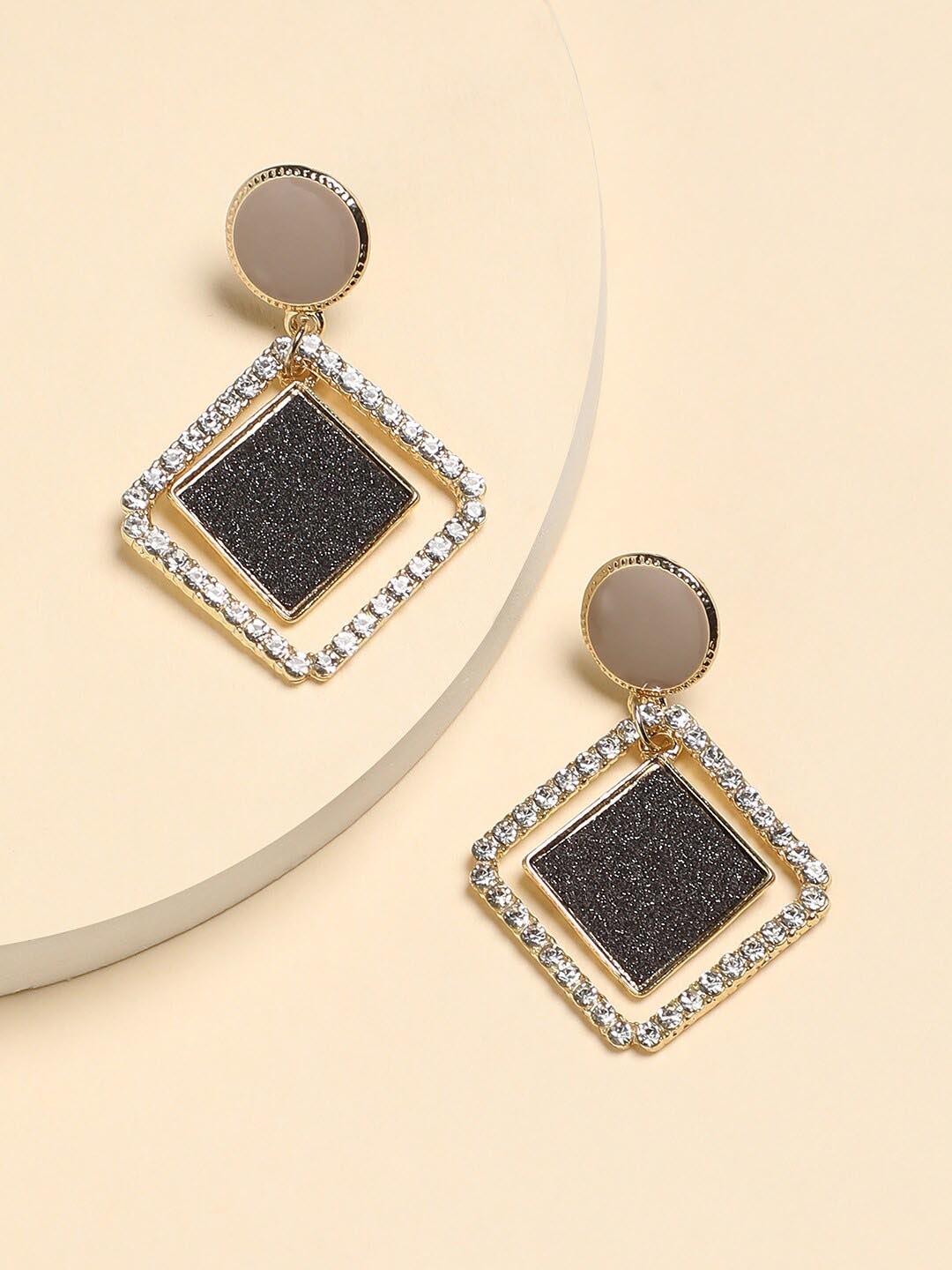 

DressBerry Silver-Toned Silver-Plated Contemporary Drop Earrings