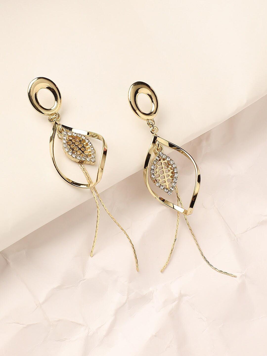 

DressBerry Silver-Toned Silver-Plated Contemporary Drop Earrings