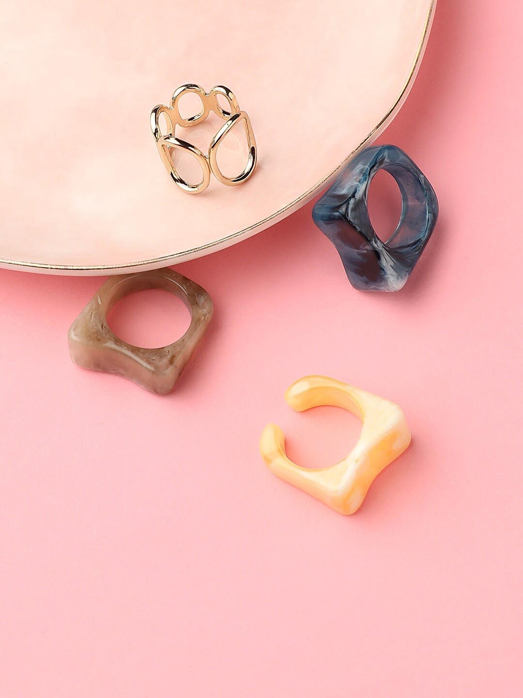 

DressBerry Set Of 4 Gold-Plated Finger Rings