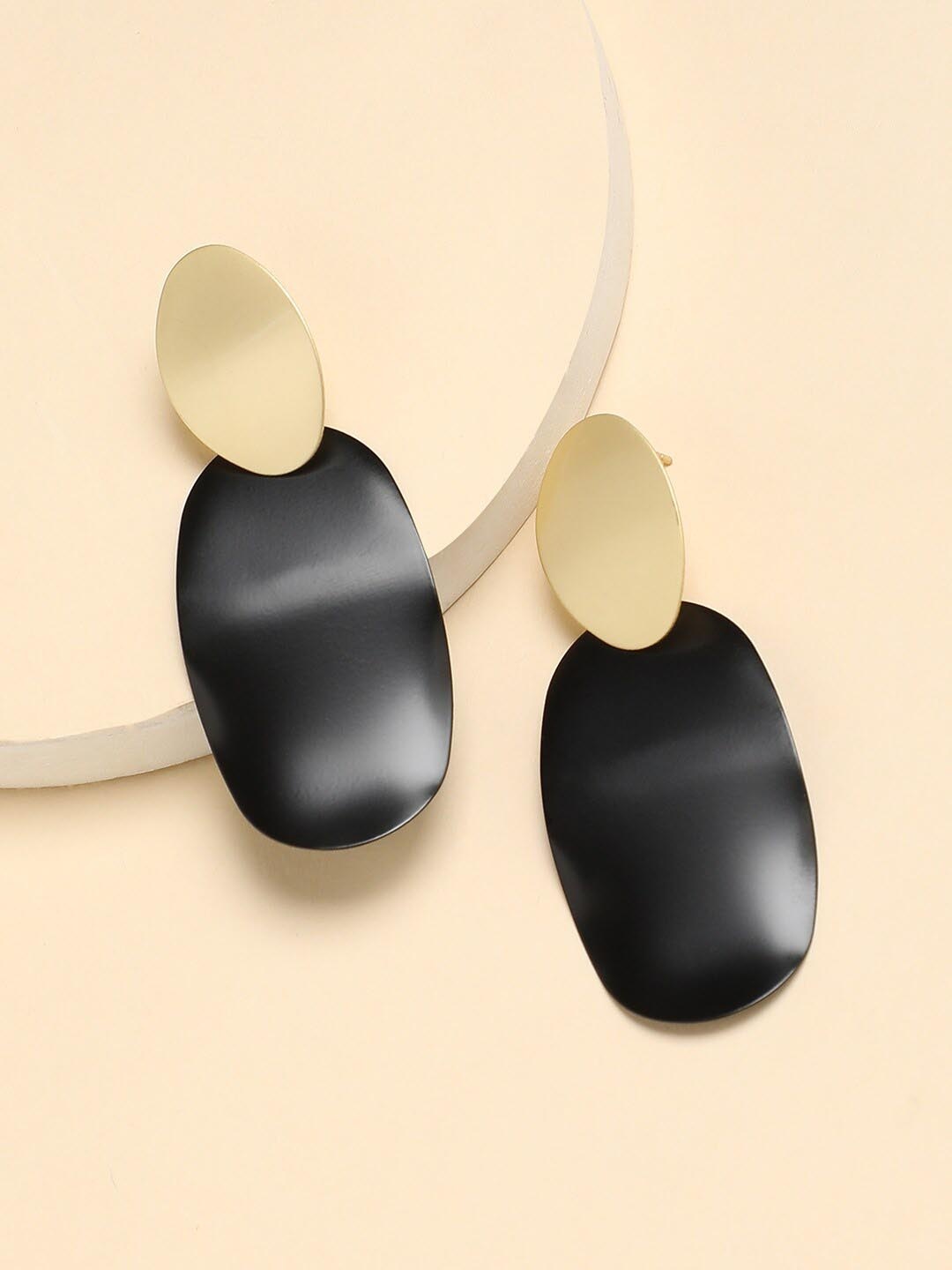 

DressBerry Gold-Plated Contemporary Drop Earrings