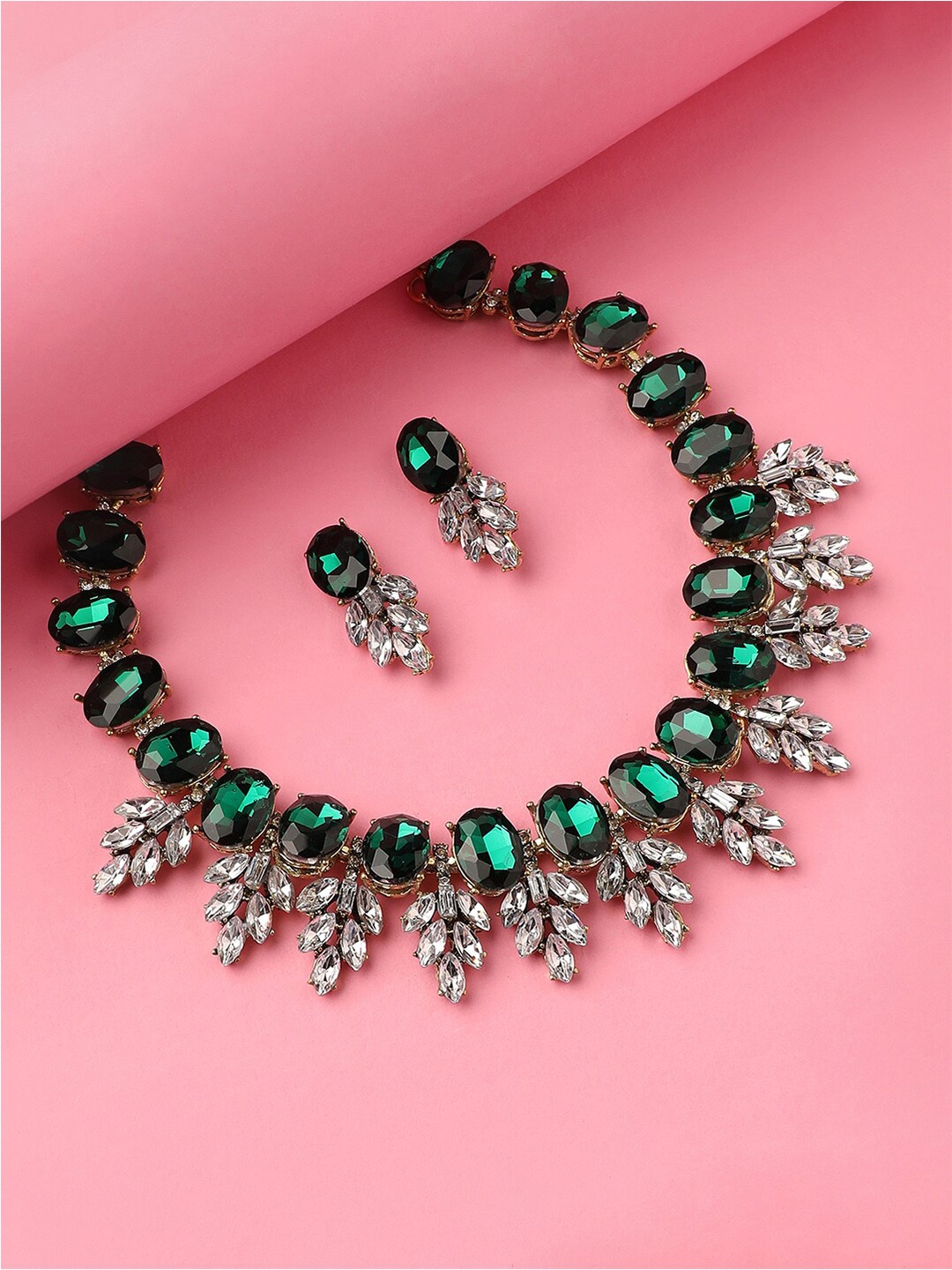 

DressBerry Gold-Plated Stone Studded Jewellery Set