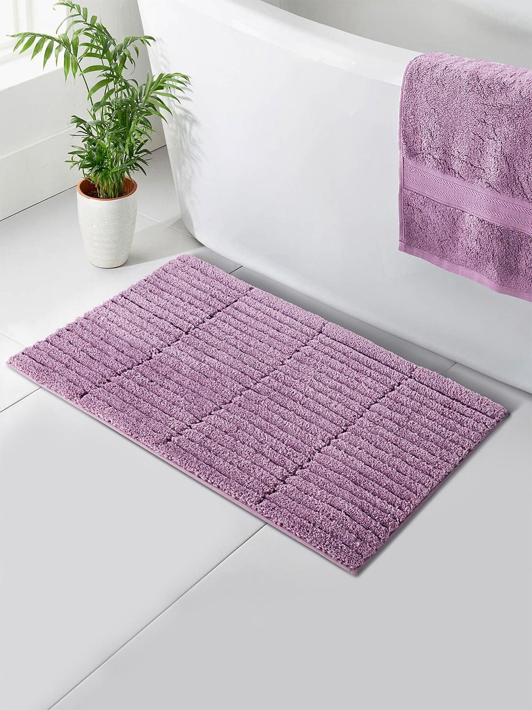 

OBSESSIONS Magenta Textured 2000 GSM Anti Skid Bath Rug