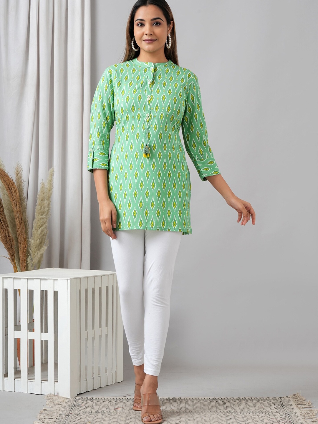 

HERE&NOW Floral Printed Liva Kurti, Green