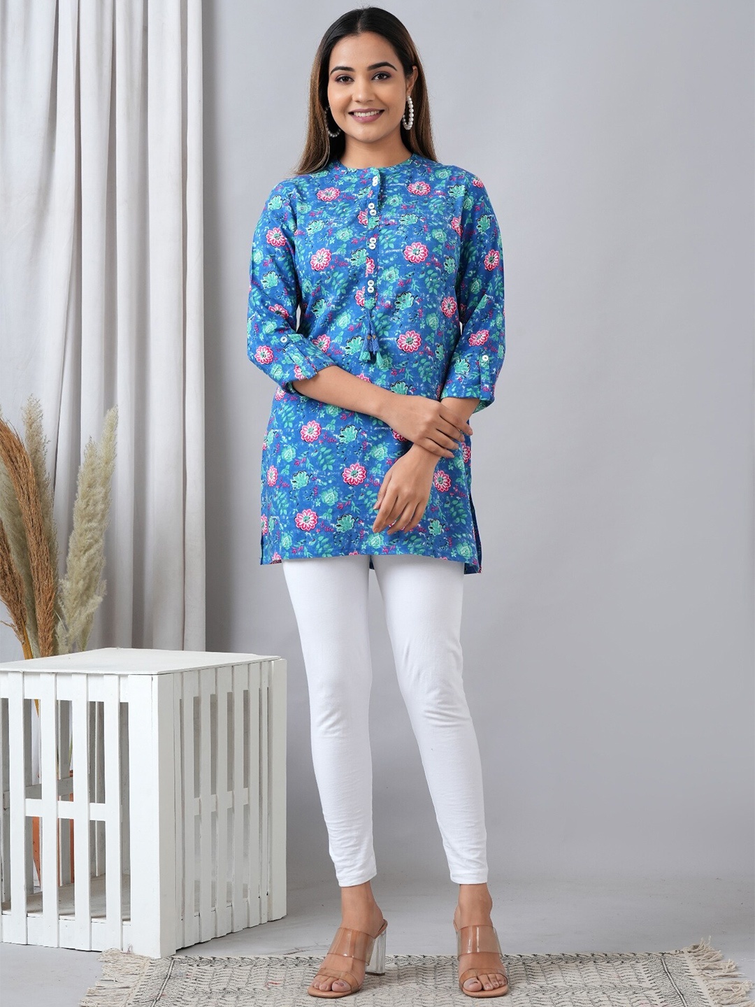 

HERE&NOW Floral Printed Liva Kurti, Blue