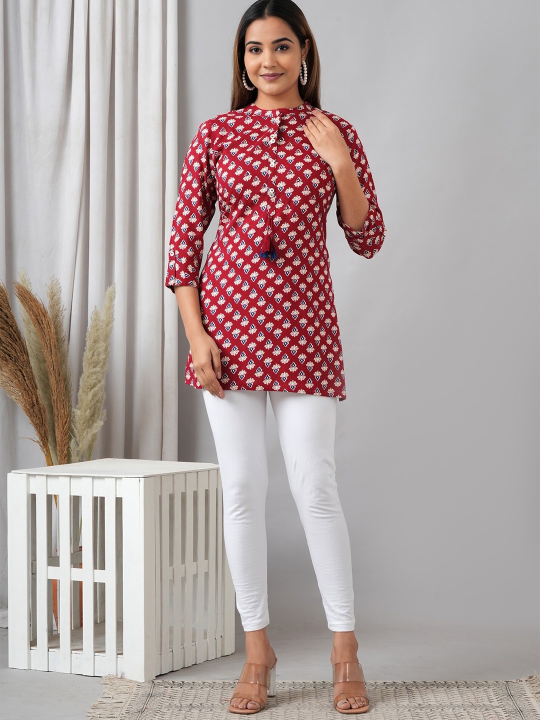 

HERE&NOW Floral Printed Liva Kurti, Red