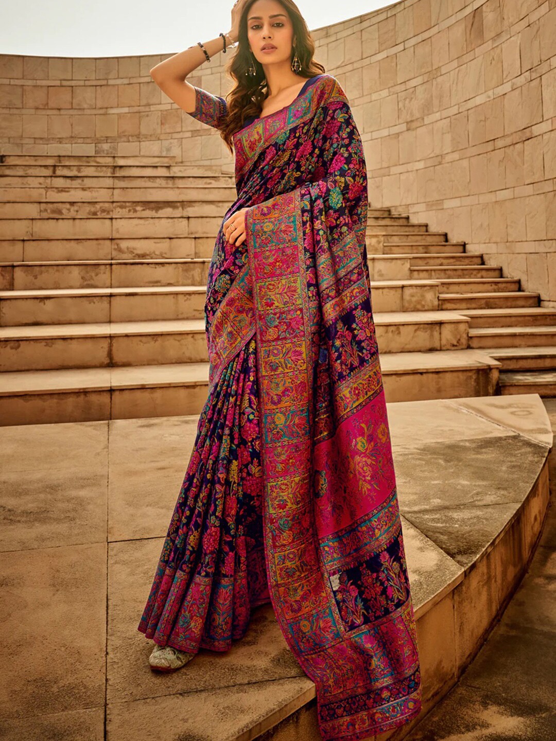 

Mitera Navy Blue Floral Printed Woven Design Saree