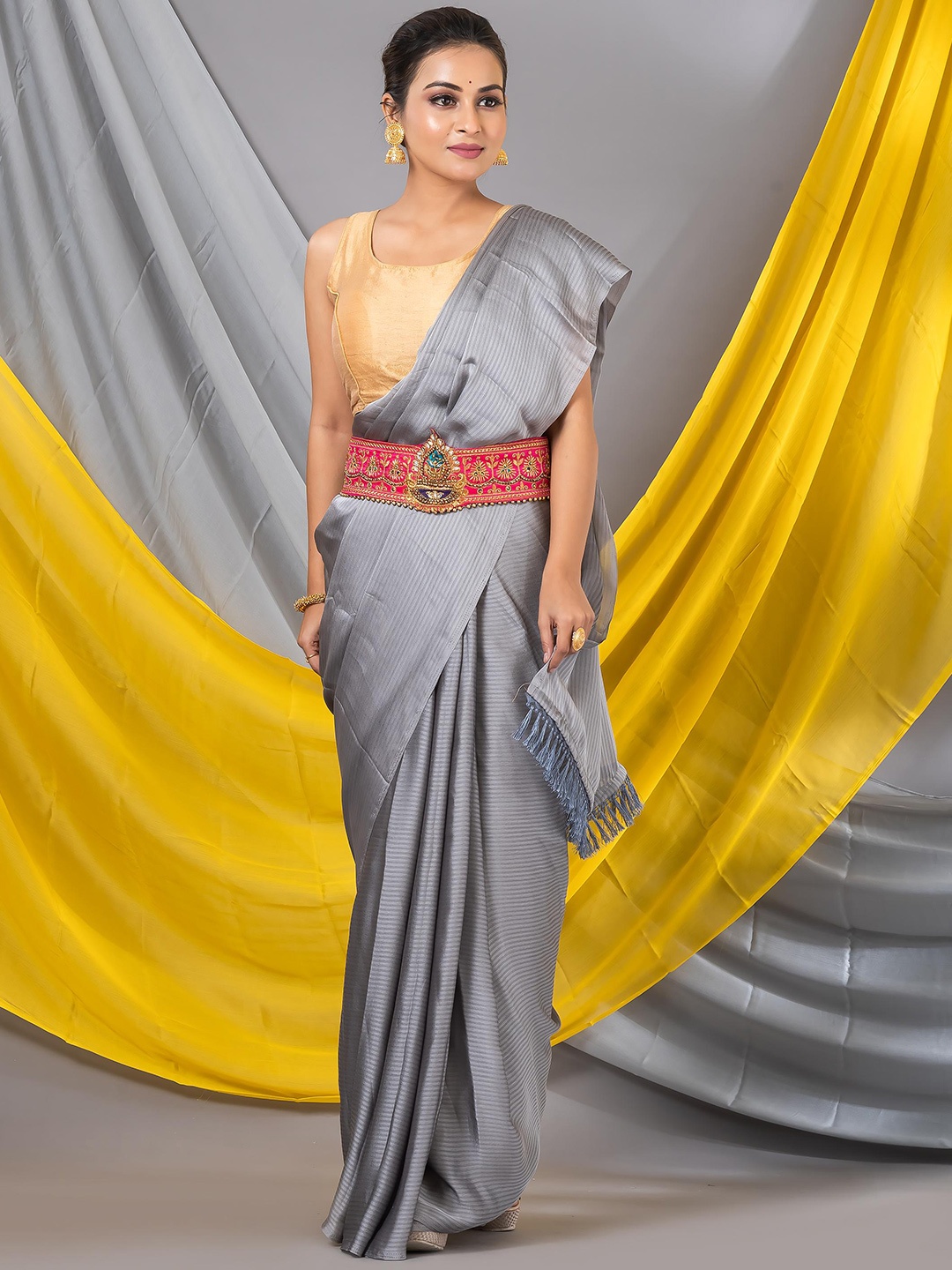 

MAHALASA Ethnic Striped Saree, Grey