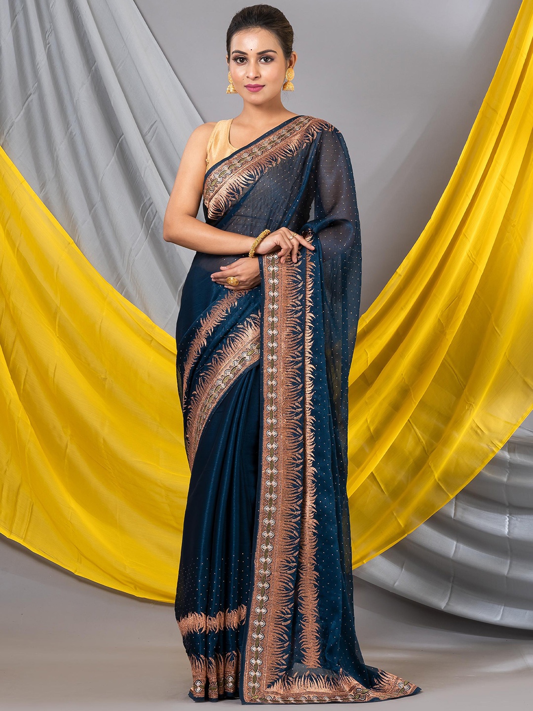 

MAHALASA Dotted Embellished Embroidered Organza Saree, Teal