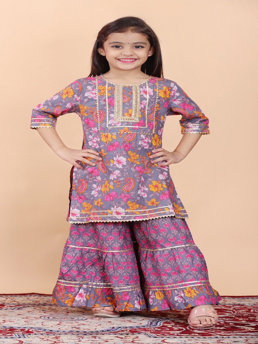 

BAESD Girls Round Neck Pure Cotton Straight Kurta, Grey