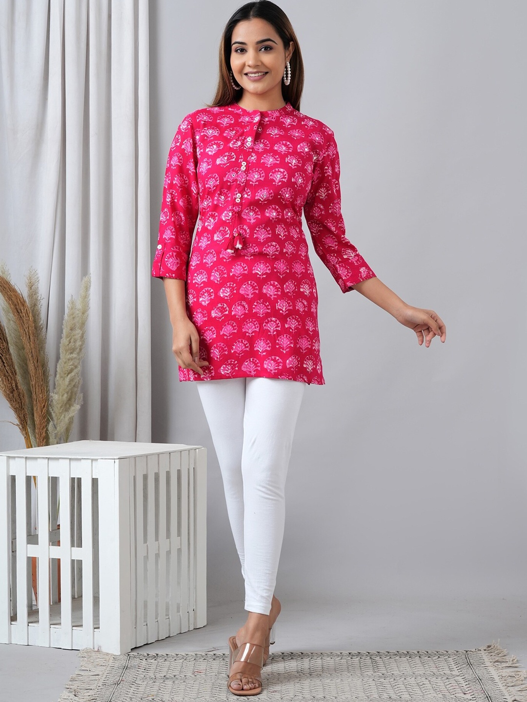 

HERE&NOW Ethnic Printed Rayon Straight Kurti, Pink