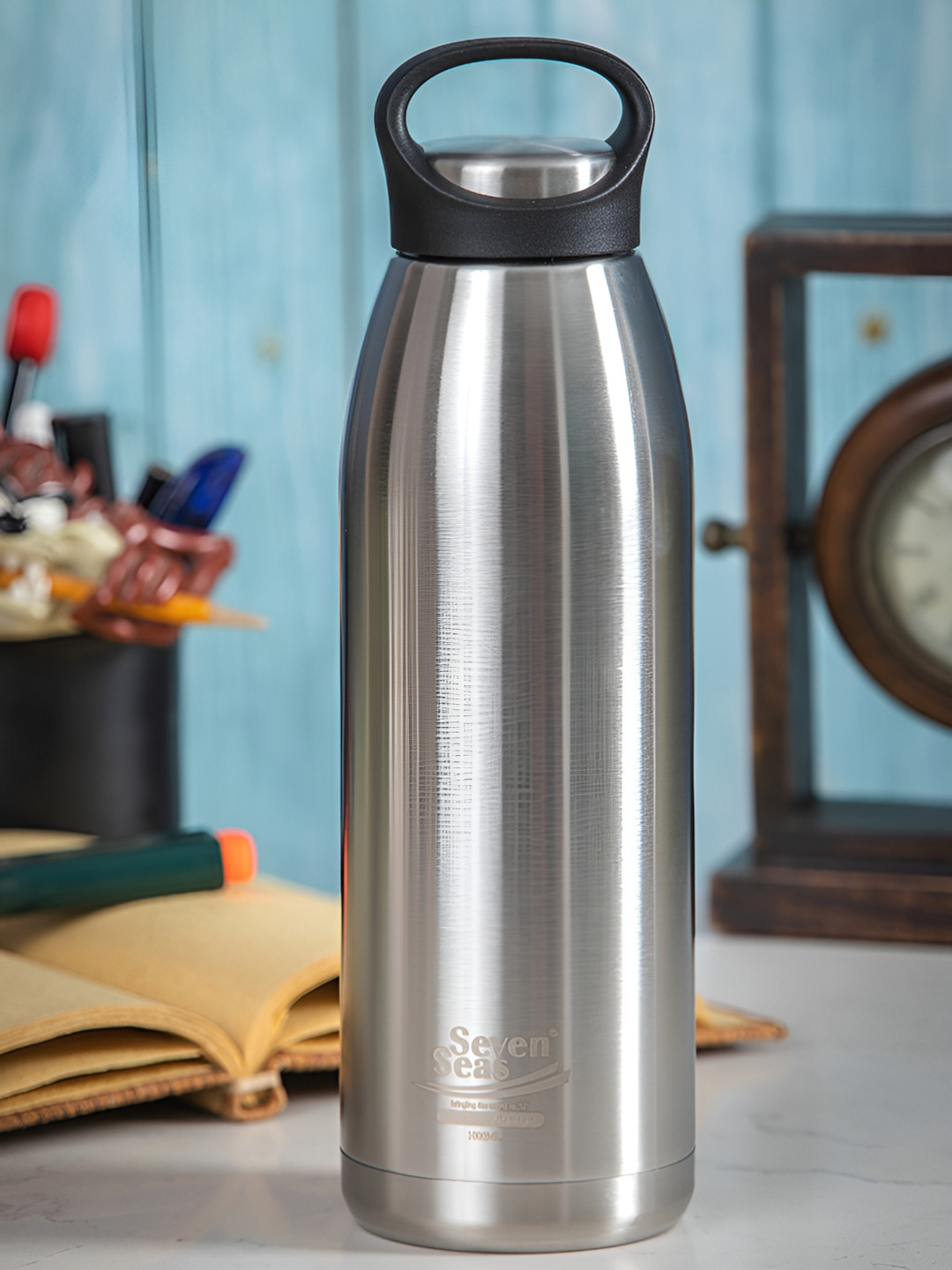 

GOODHOMES Silver Toned Stainless Steel Smart Vacuum Water Bottle 1.5 L