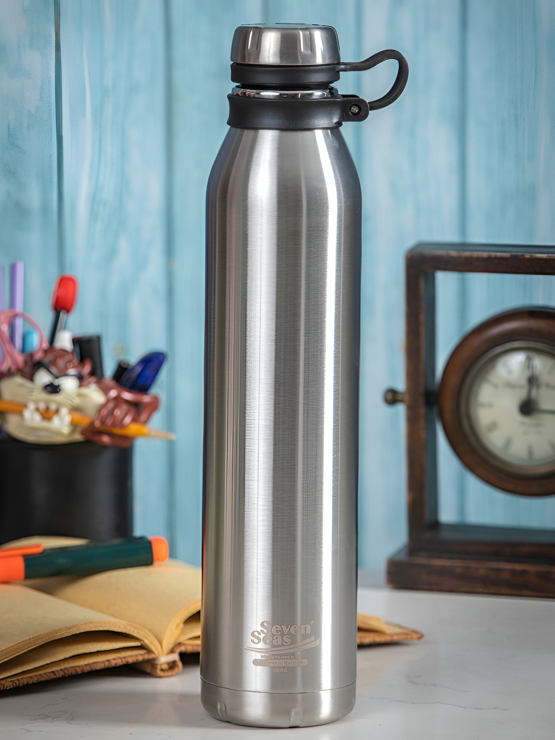 

GOODHOMES Silver Toned & Black Stainless Steel Smart Vacuum Water Bottle 1.5 L