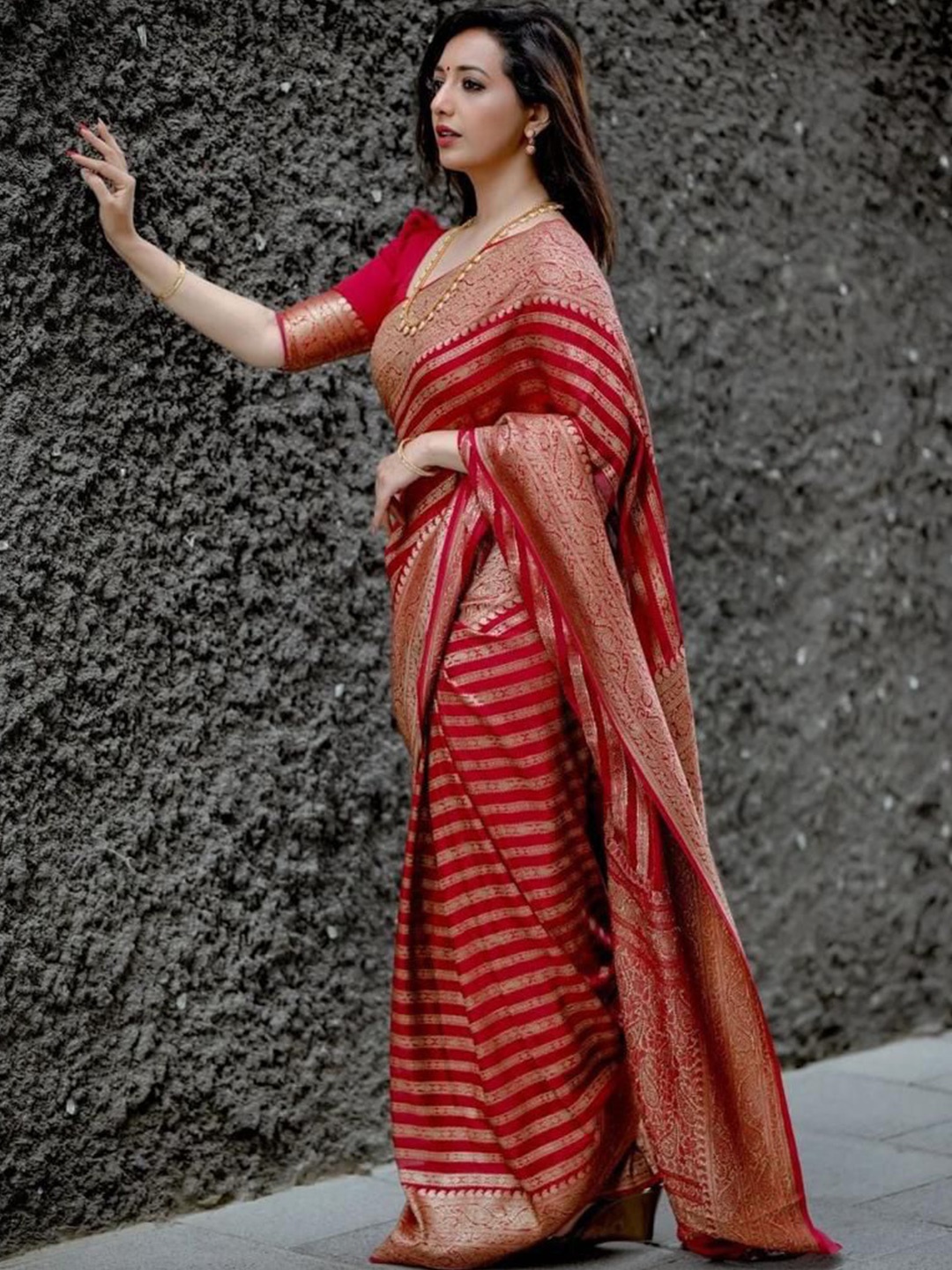 

bansari textiles Striped Woven Design Zari Pure Silk Banarasi Saree, Red