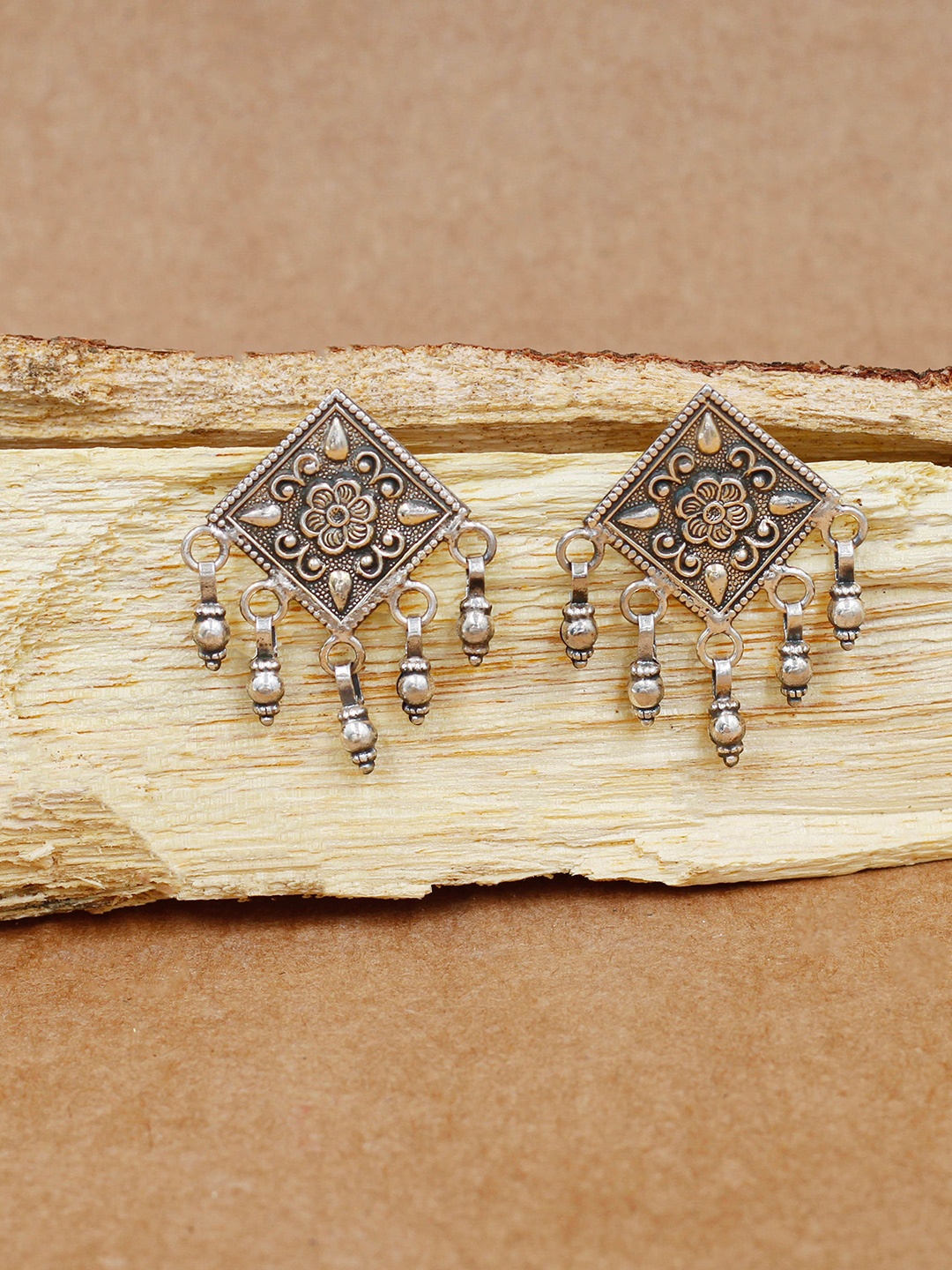

SANGEETA BOOCHRA Sterling Silver Oxidized Diamond Shaped Studs