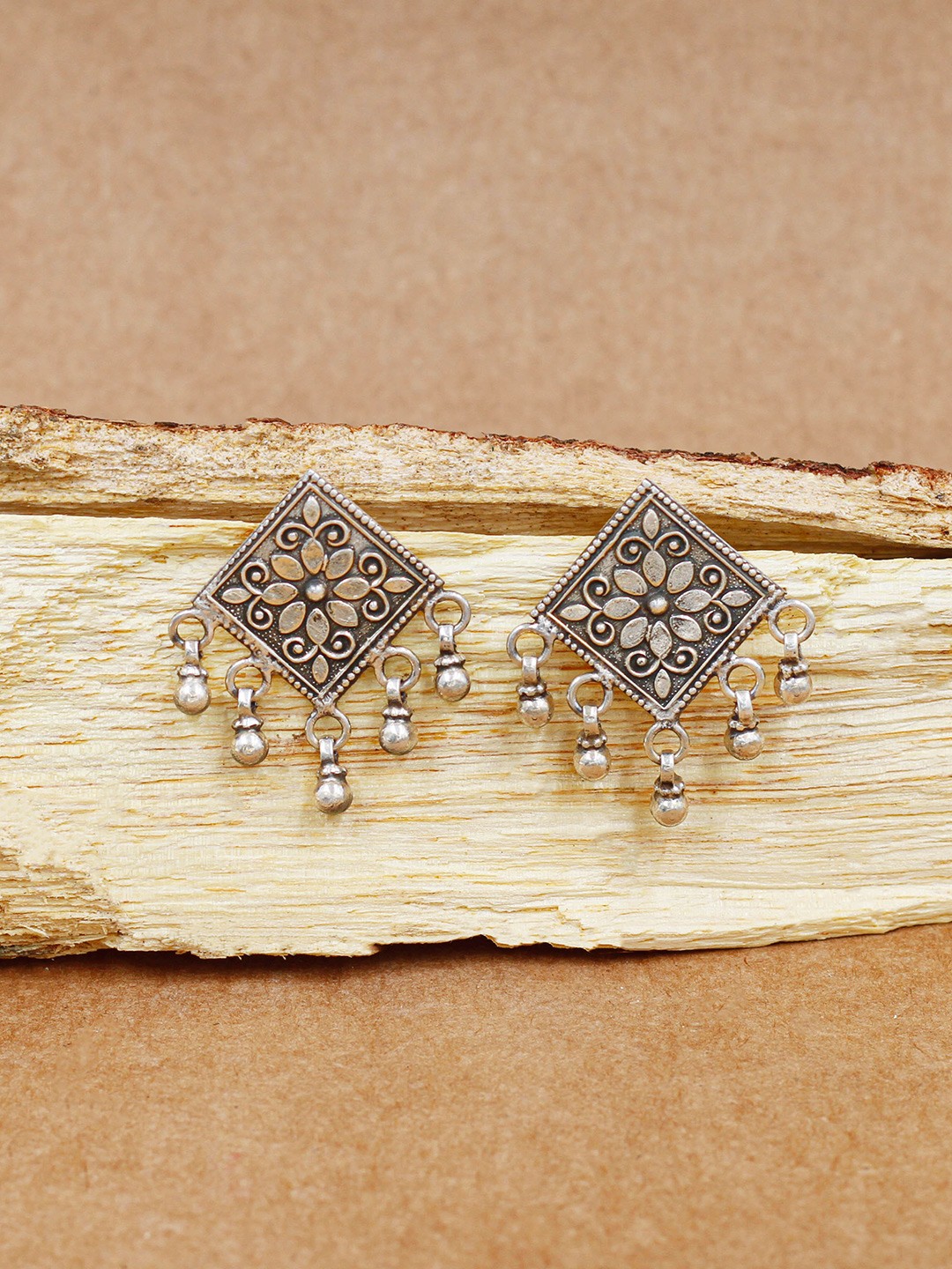 

SANGEETA BOOCHRA Sterling Silver Diamond Shaped Studs