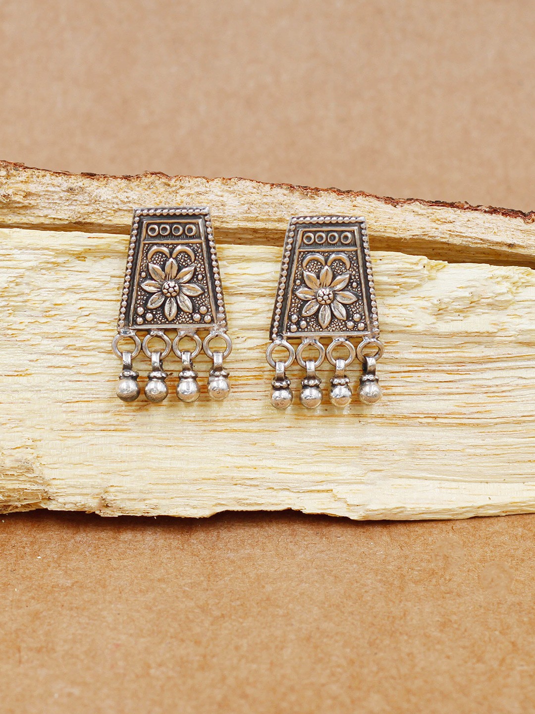 

SANGEETA BOOCHRA Sterling Silver Oxidized Contemporary Studs