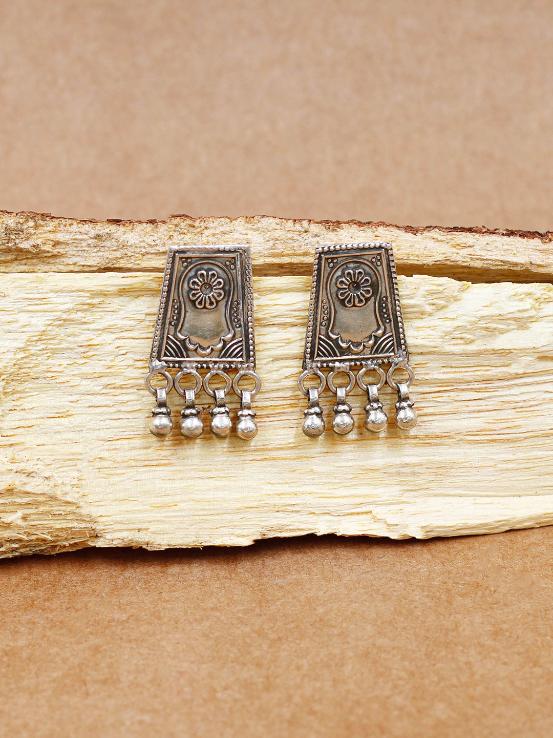 

SANGEETA BOOCHRA Sterling Silver Oxidized Geometric Studs Earrings