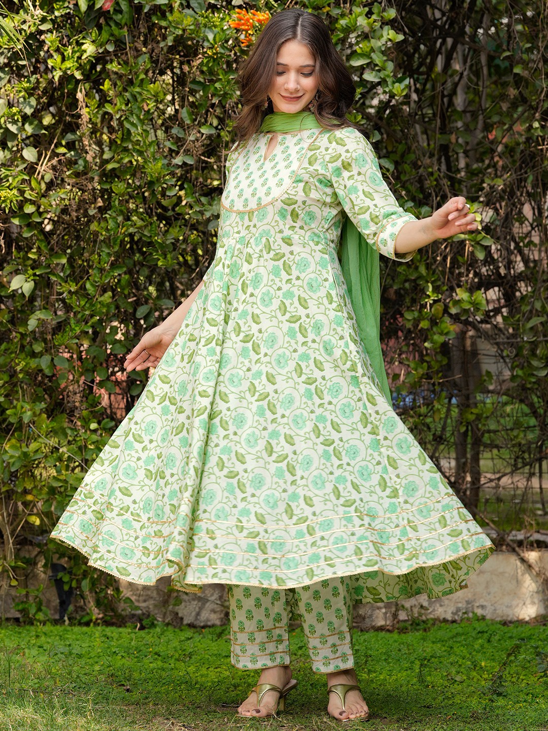 

Libas Women Floral Printed Pleated Gotta Patti Cotton Kurta with Trousers & With Dupatta, Green
