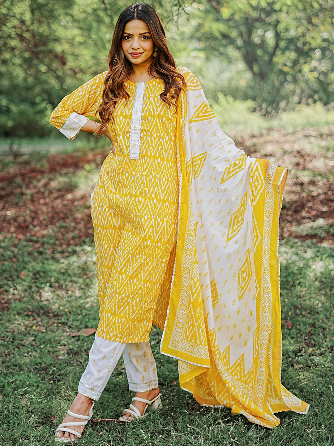 

Libas Women Printed Regular Gotta Patti Pure Cotton Kurta with Trousers & With Dupatta, Yellow