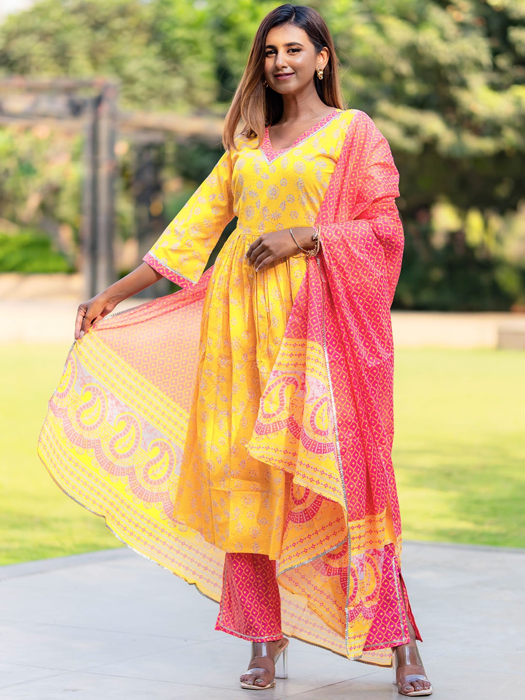 

Libas Women Floral Printed Gotta Patti Pure Cotton Kurta with Palazzos & With Dupatta, Yellow
