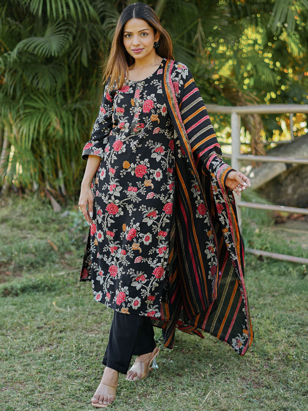 

Libas Floral Printed Zari Kurta with Palazzos & Dupatta, Black