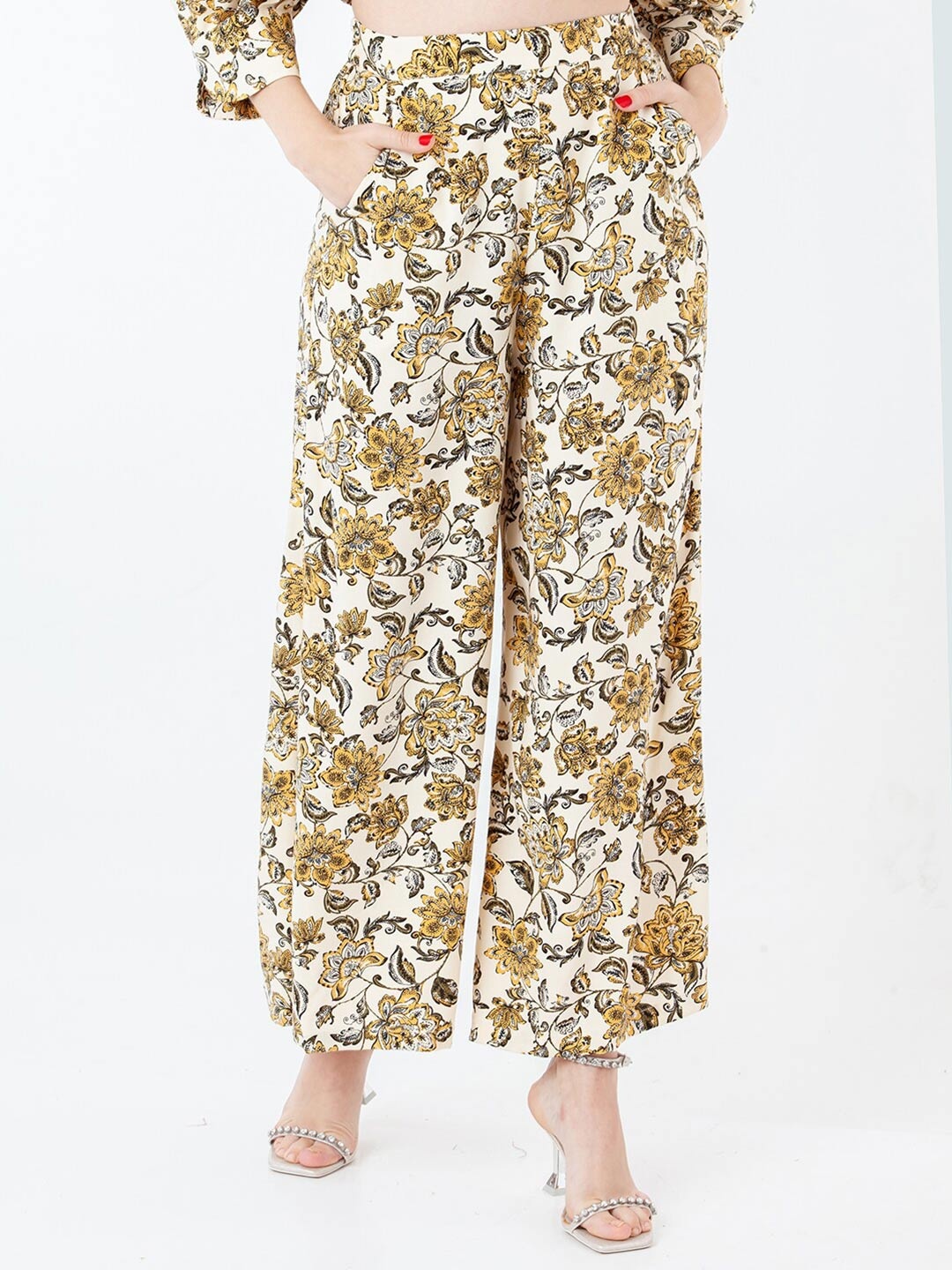 

Zink London Women Floral Printed Parallel Trouser, Cream