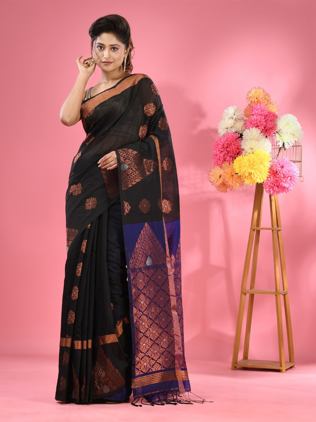 

Charukriti Ethnic Woven Design Saree, Black