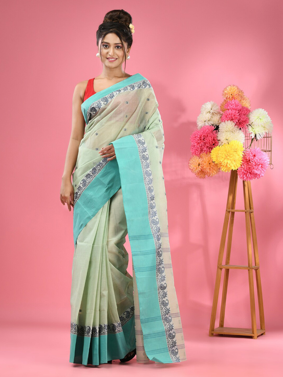 

Charukriti Ethnic Woven Design Pure Cotton Taant Saree, Green