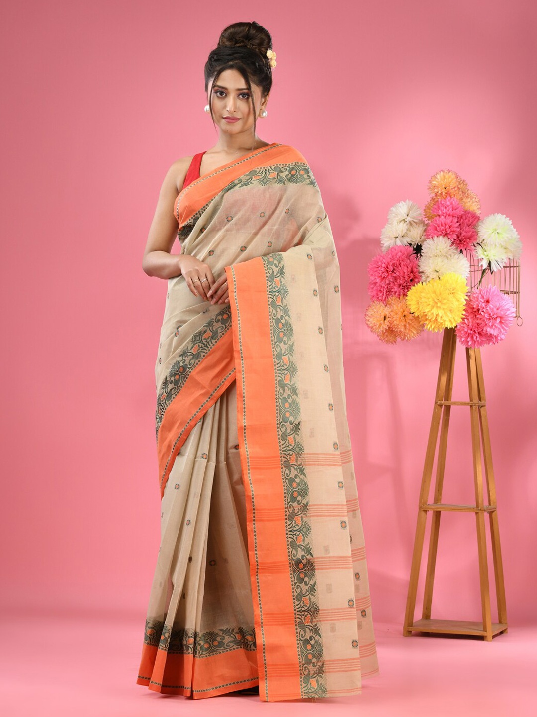 

Charukriti Ethnic Motifs Zari Woven Design Pure Cotton Taant Saree, Beige