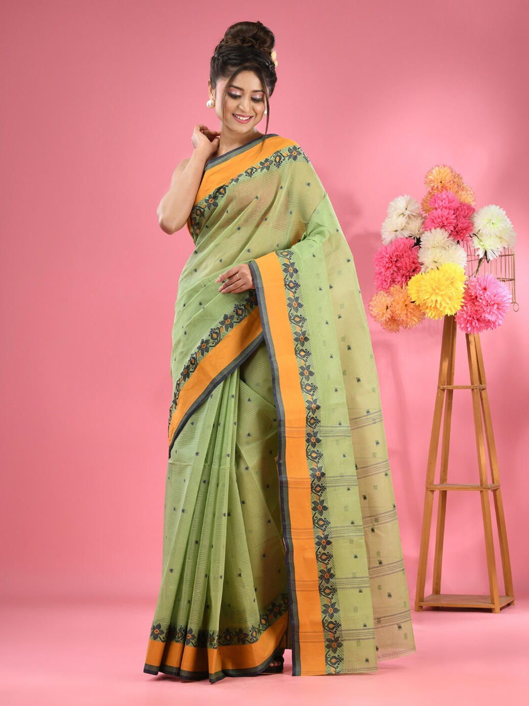 

Charukriti Ethnic Woven Design Pure Cotton Taant Saree, Green