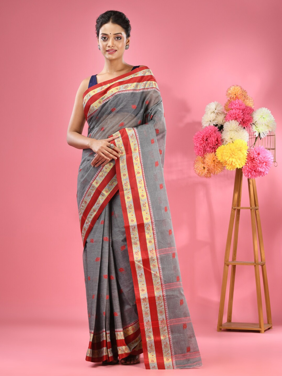 

Charukriti Ethnic Woven Design Pure Cotton Taant Saree, Grey